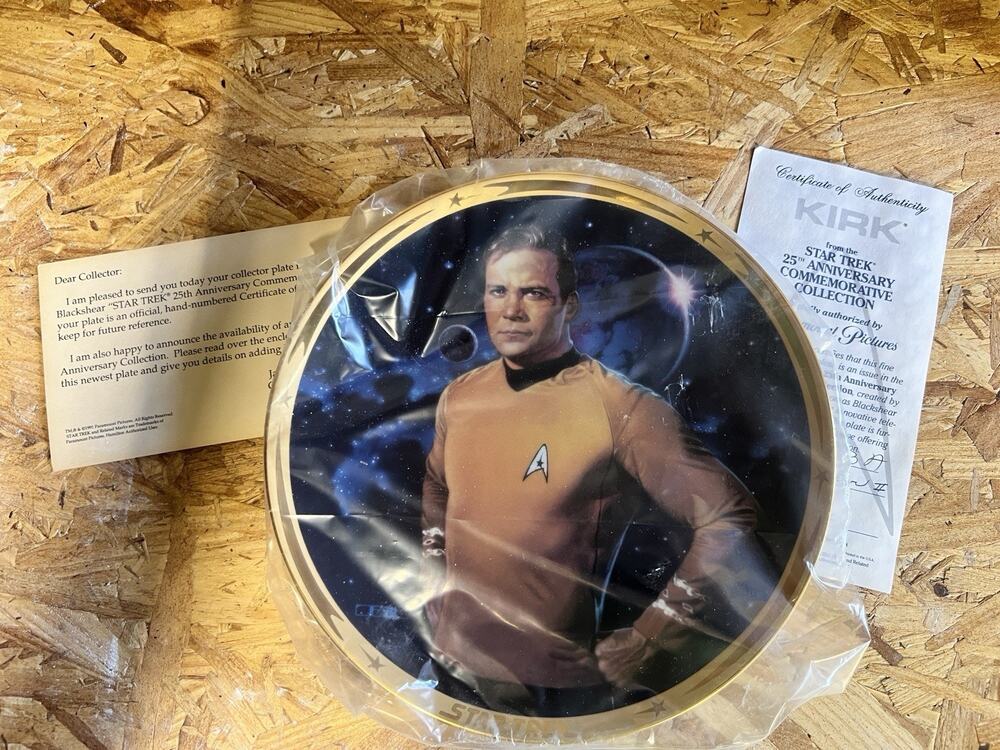 The Hamilton Collection Star Trek Anniversary Kirk Porcelain Plate
